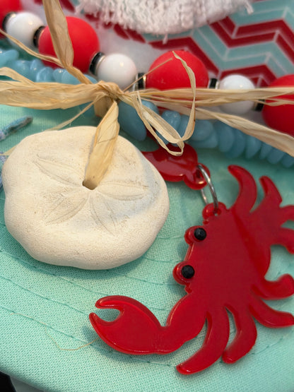 Coastal crabby Christmas trucker ￼