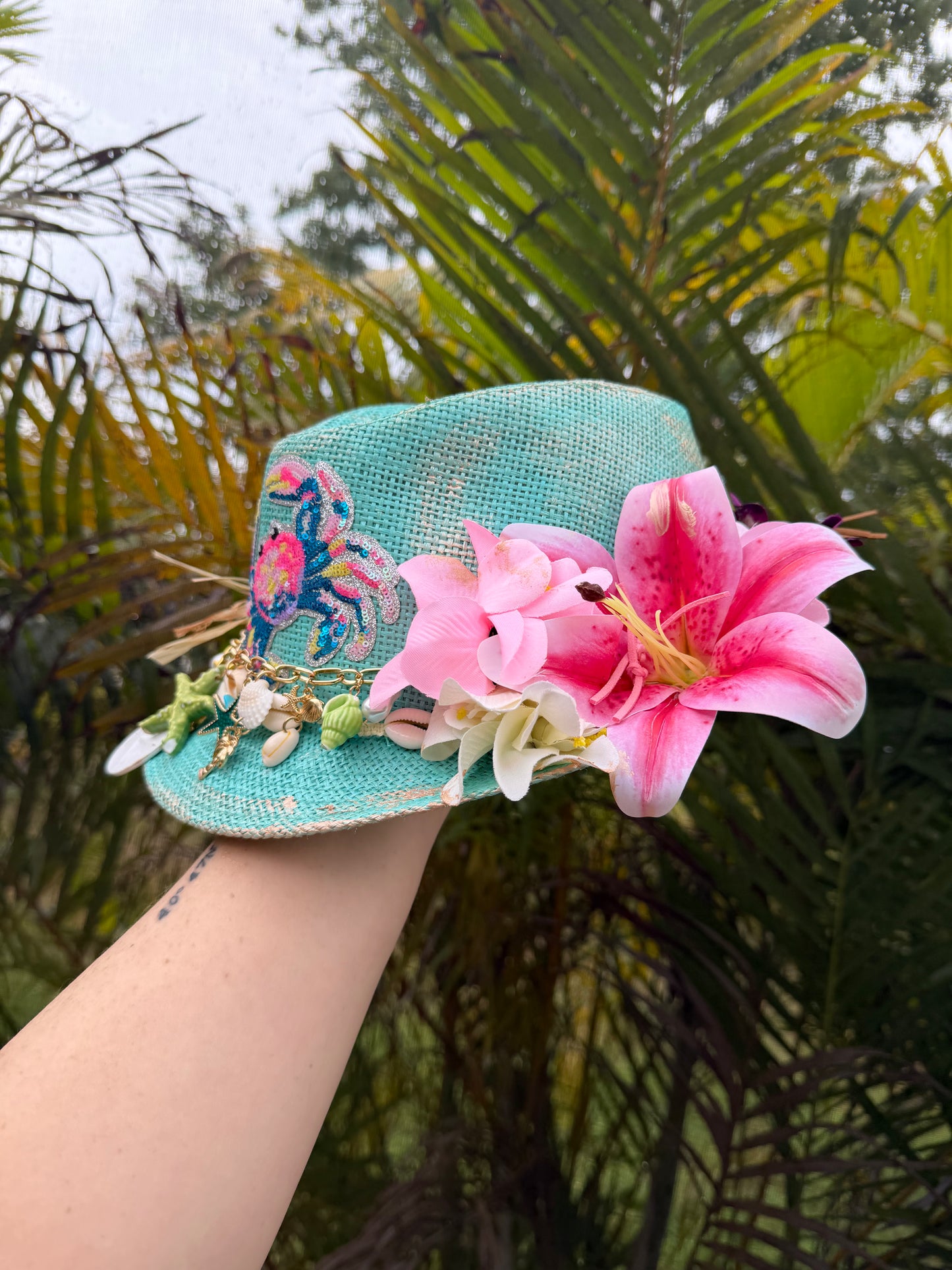 Blu Coconut Coastal Crab Fedora 🌊🌺🦀