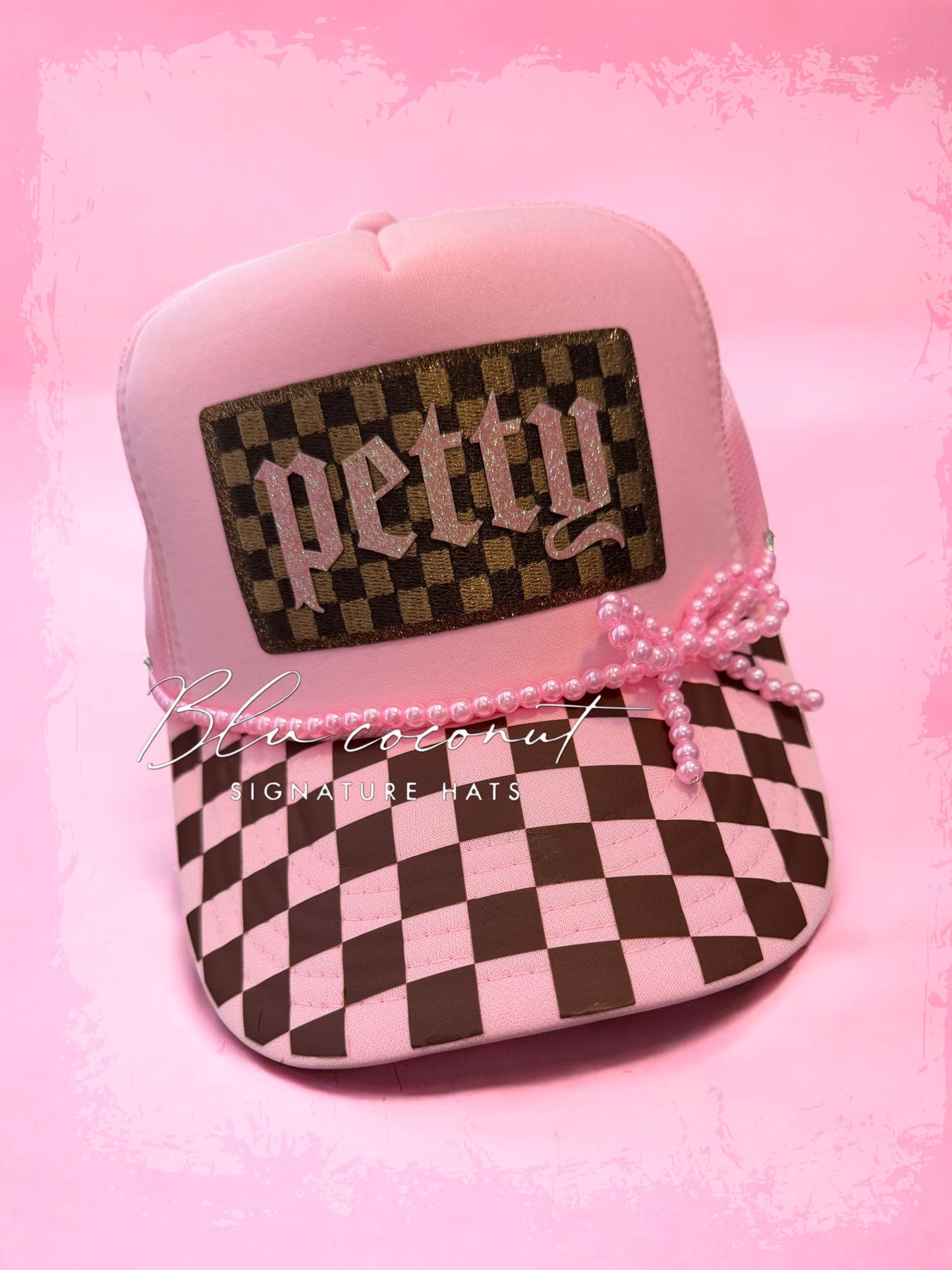 Blu coconut pink petty Trucker